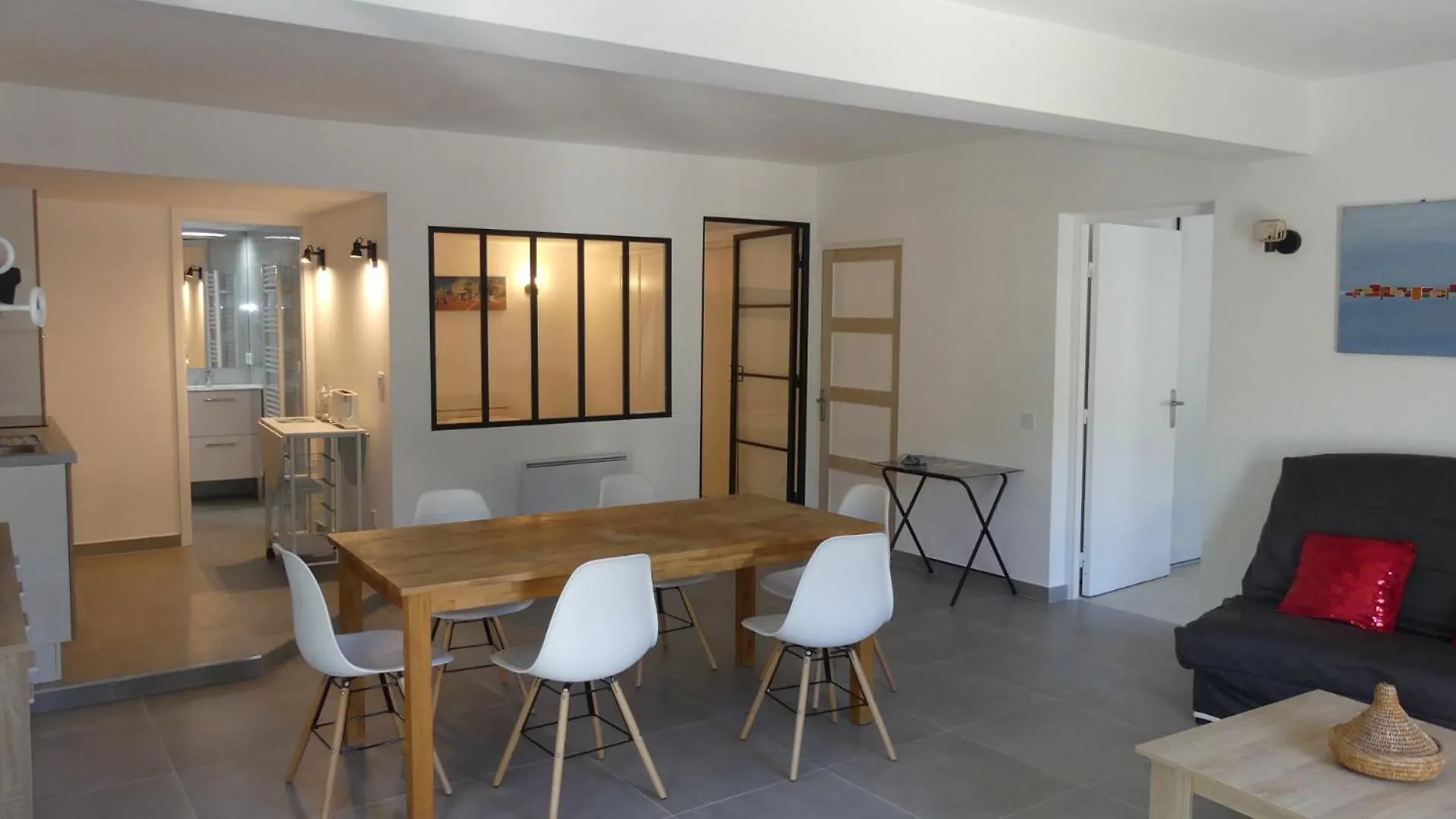 Bas De Villa Prestations Haut De Gamme Vallauris 0*,  France